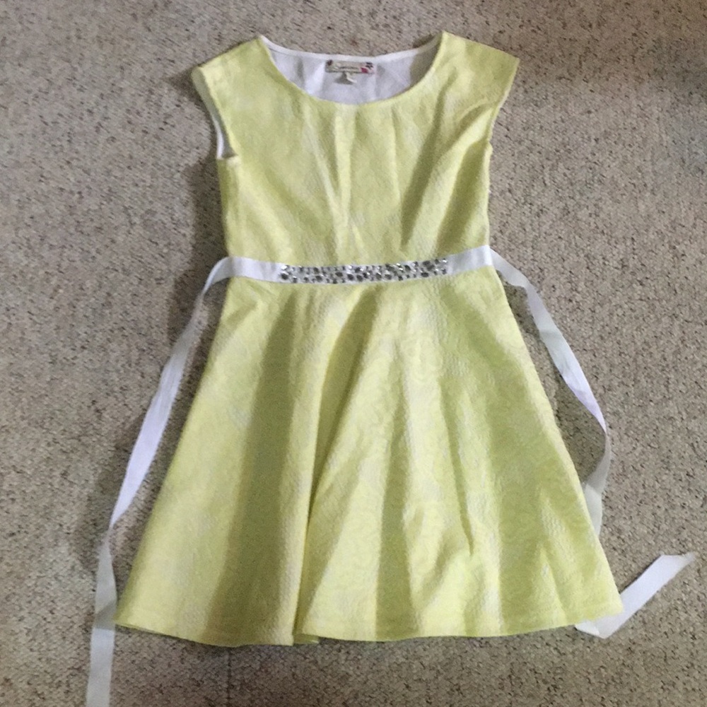 Girls dress